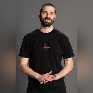 Magnus Signature Tee Black size XXXL New With Tags‎